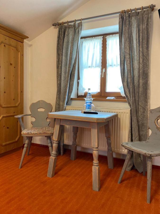 Мотель Zum Schweizerbartl Гарміш-Партенкірхен Екстер'єр фото
